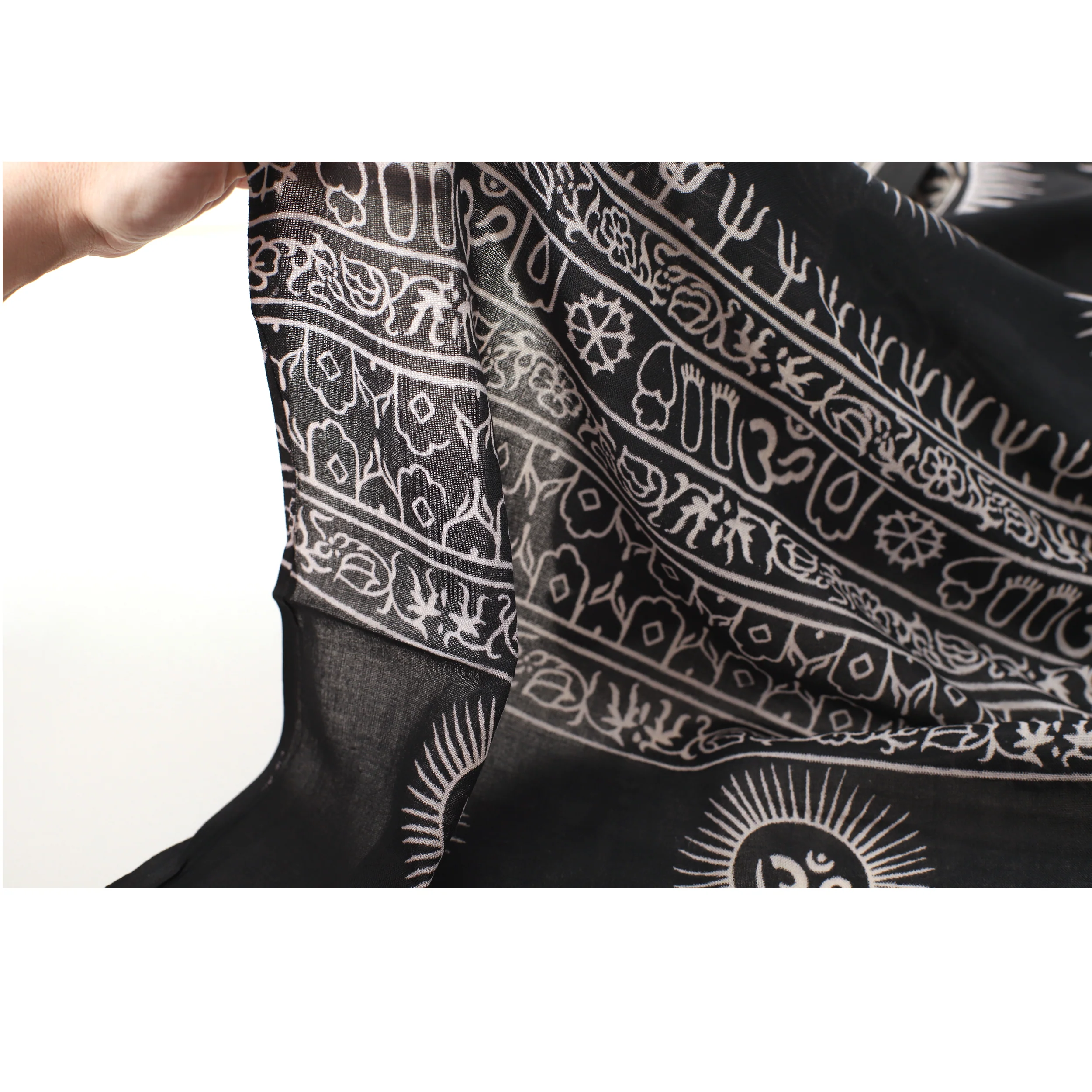 Meditation Yoga Prayer Shawl - Mantra Om - Black Large - Image 5