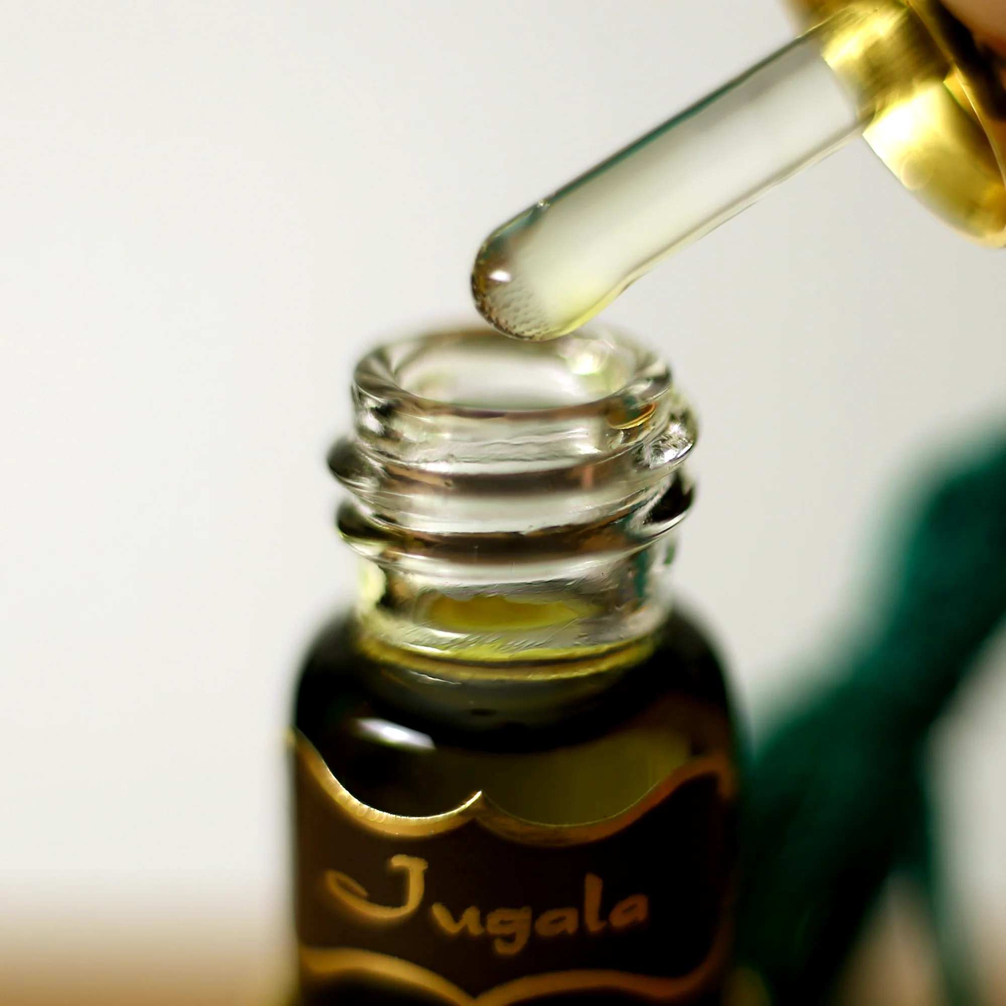 Attar Oil Jugala for Purity - 3ml -Unisex - Image 6